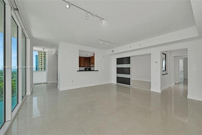 Building Photo - 19400 Turnberry Way