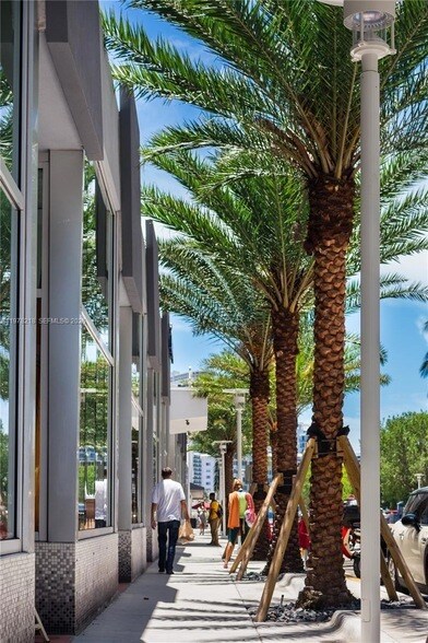 Building Photo - 1800 Sunset Harbour Dr