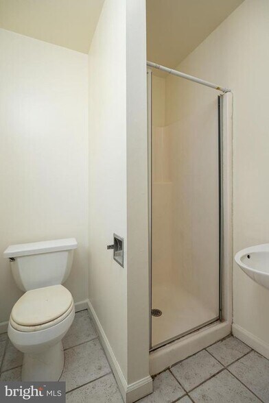 Building Photo - 3748 Tudor Dr