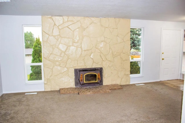 Building Photo - 1109 W 14th Ave