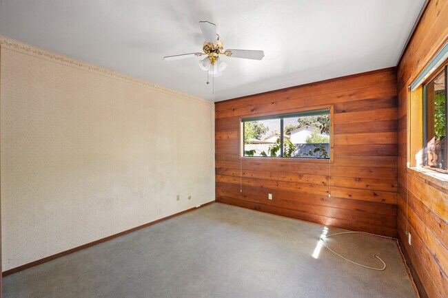 Building Photo - 190 Fairway Ln