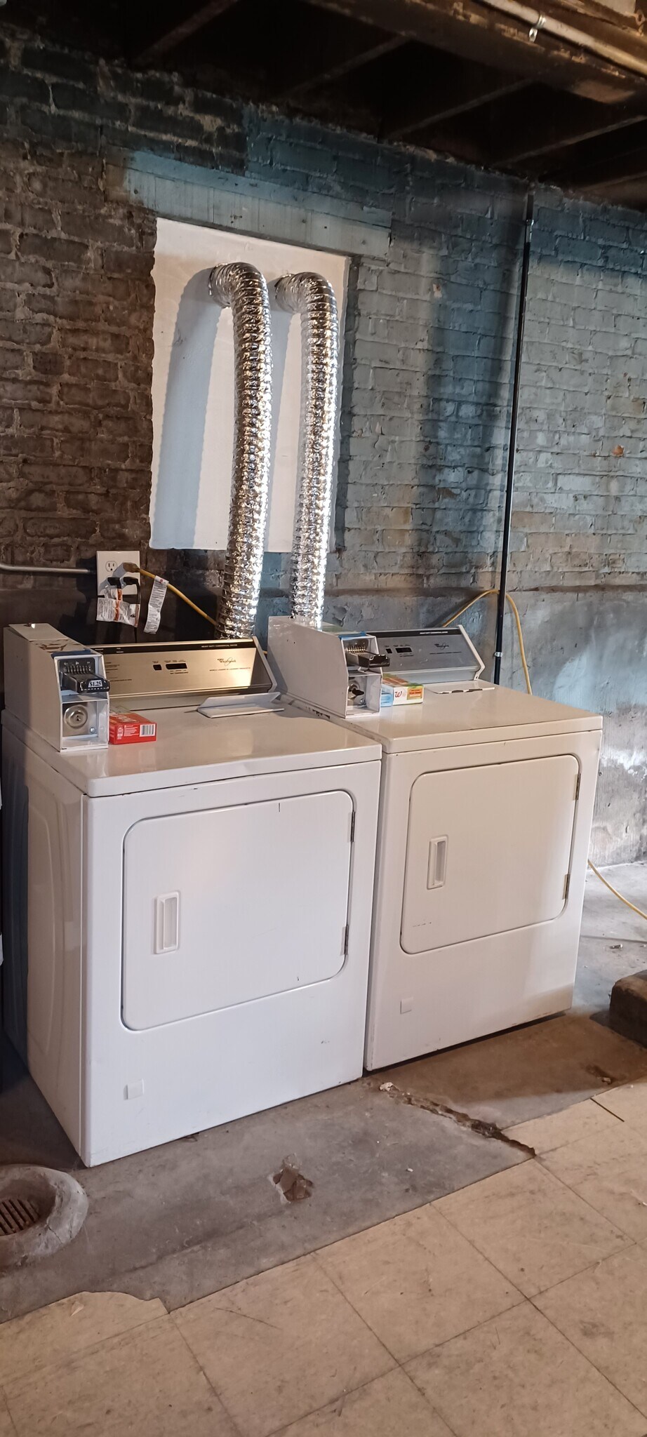 Building Photo - 6458 S Paulina St