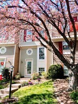 Building Photo - 1524 Woodcrest Dr