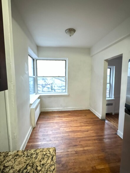 Building Photo - 129 N Walnut St