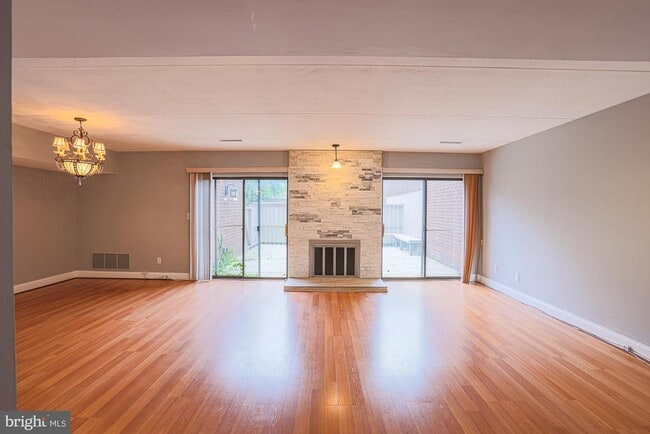 Building Photo - 17 Farmhouse Ct