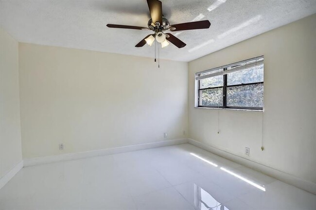 Building Photo - 8201 SW 57th St