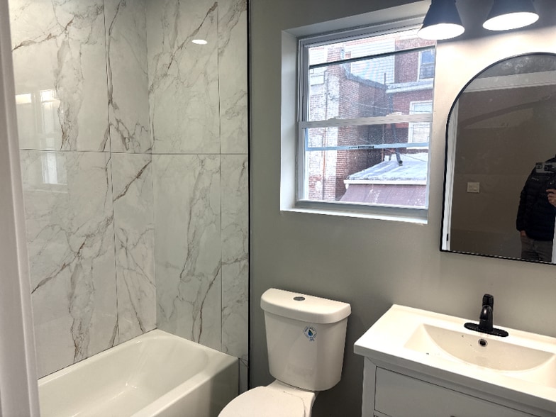 Building Photo - 1500 E Lafayette Ave