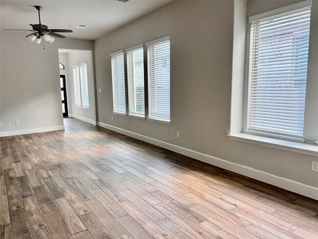 Building Photo - 418 Glacier Pass