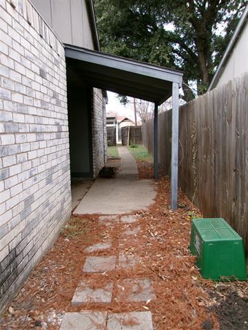 Building Photo - 622 W Warrior Trl