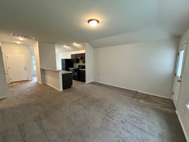 Building Photo - 3 Bed, 2 Bath Home for Rent in Yukon