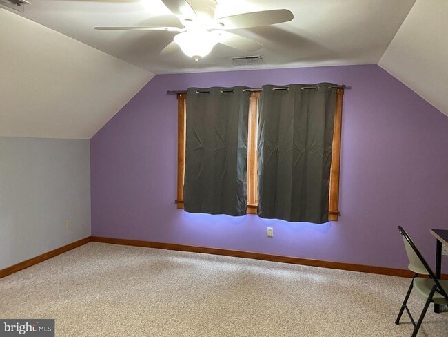 Building Photo - 1909 Back Mountain Rd