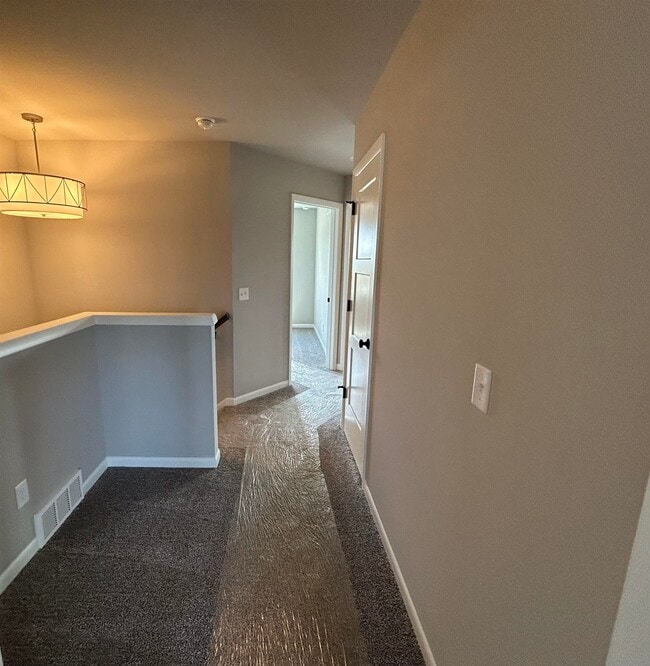 Building Photo - 2401 Wildcat Dr