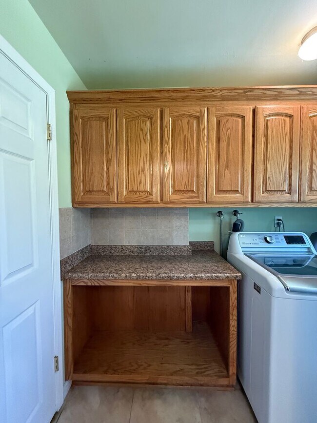 Building Photo - Centrally Located Orcutt Single Story Home