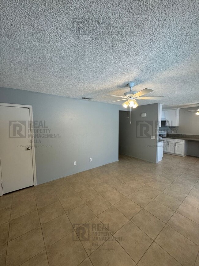 Building Photo - Move-In Ready 2-Bed, 2-Bath in Lake Elsinore