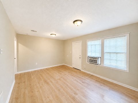 Building Photo - 17 Orchard Dr