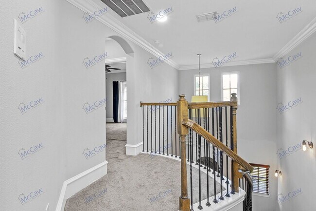 Building Photo - 857 N Glasgow Dr