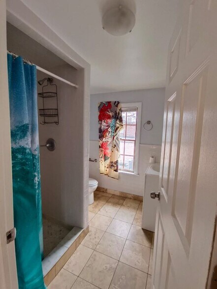 Building Photo - 1009 Brown St