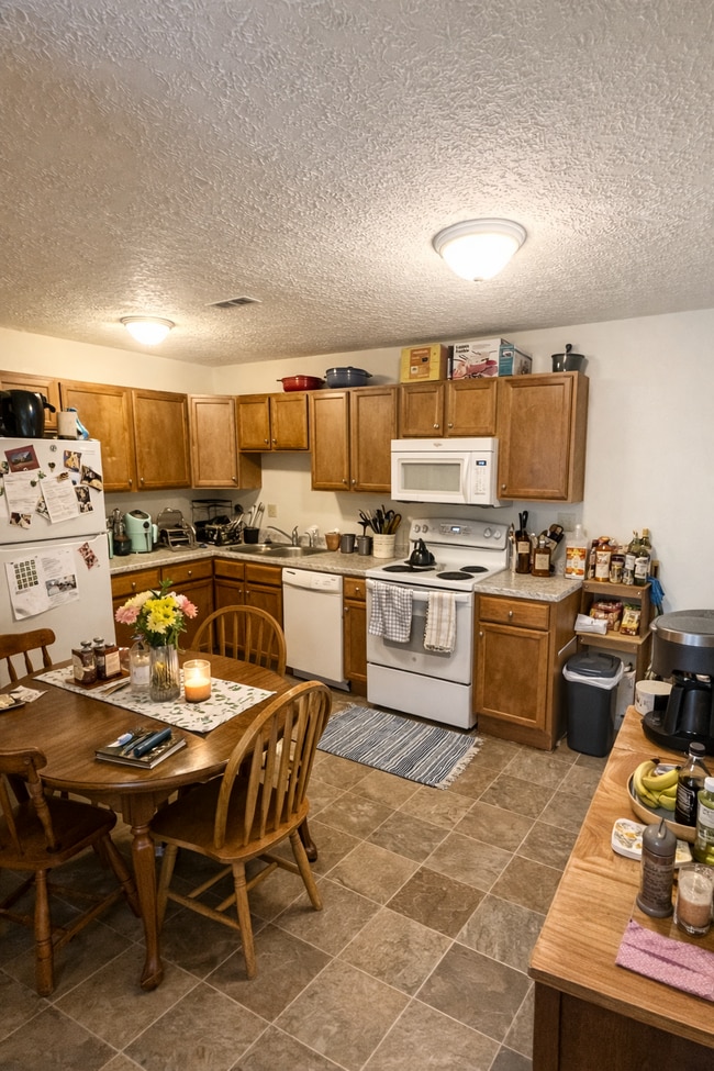 Building Photo - 148 Clover Valley Cir