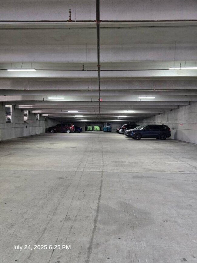 Building Photo - 10550 N Central Expy