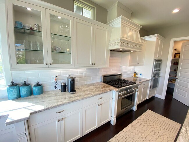 Building Photo - Wilder, Orinda!!!  4 Bed, 4.5 Bath, apx 3,380 Sq Ft.