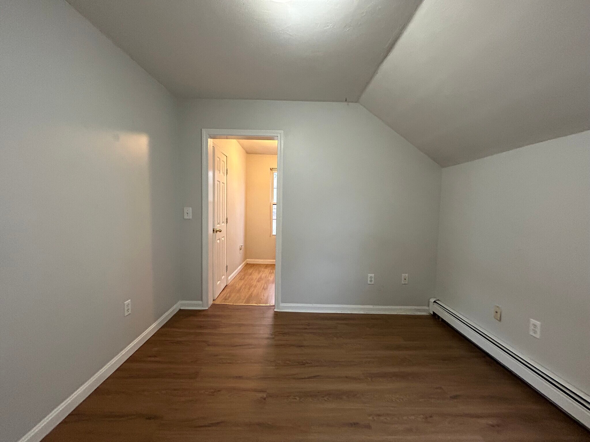 Building Photo - 4 Carlstad St