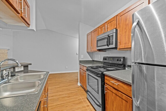 Building Photo - Fabulous Lake Austin 1 Bedroom - 2222 / 36...