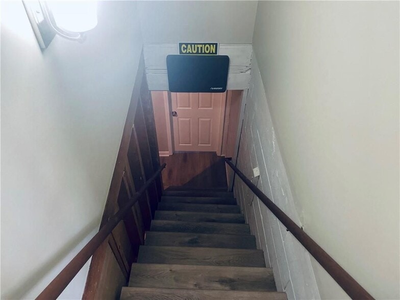 Building Photo - 471 Village Green Ct SW