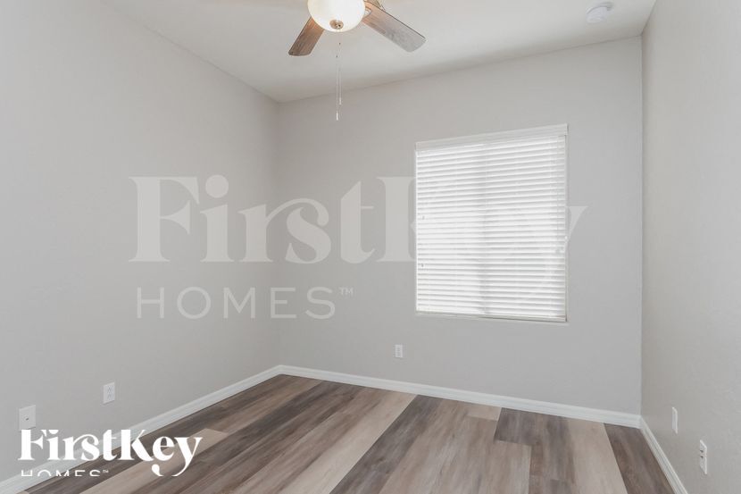 Building Photo - 5595 Criollo Dr