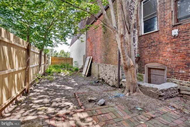Building Photo - 4107 Ludlow St