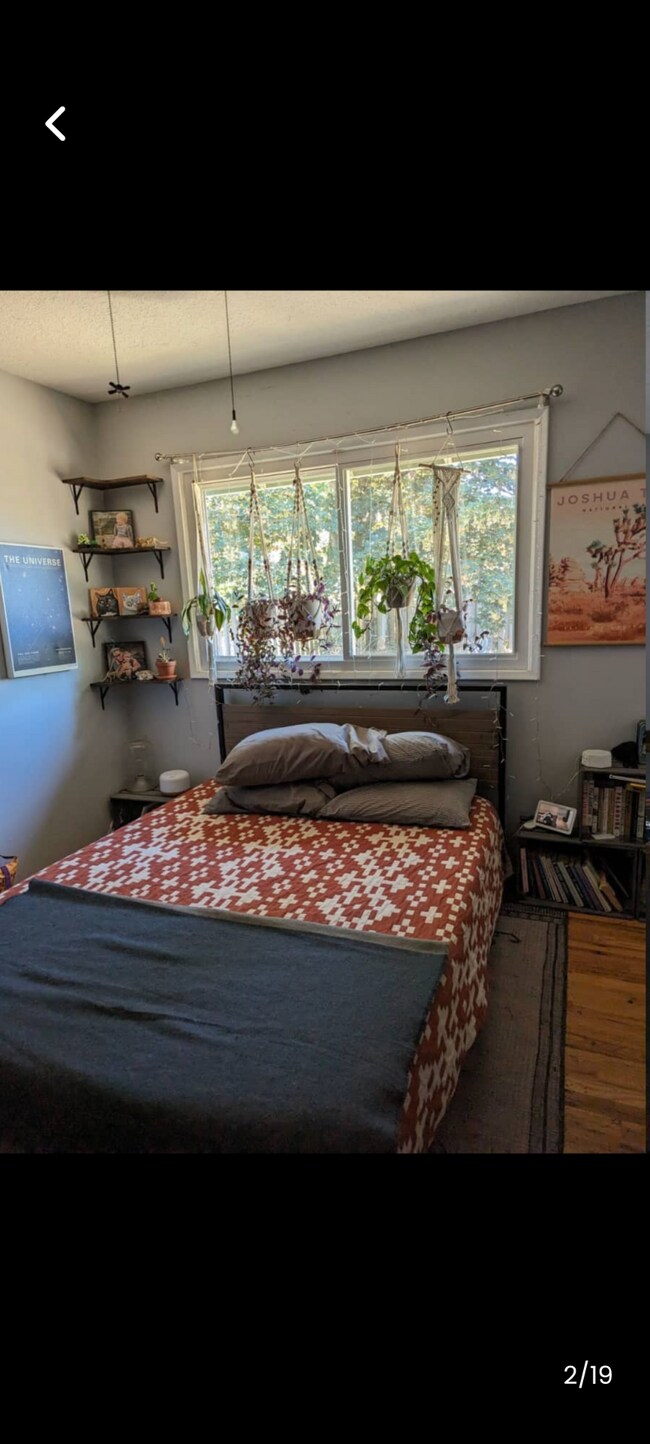 Building Photo - 12717 SE Gladstone St