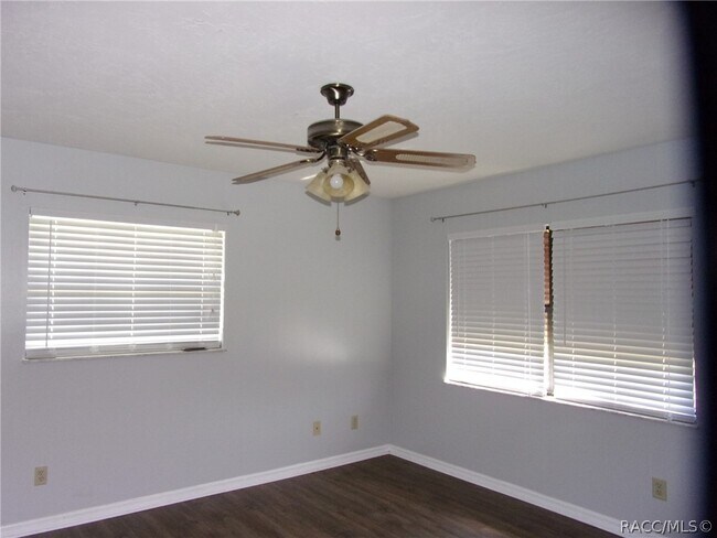 Building Photo - 721 S Apopka Ave