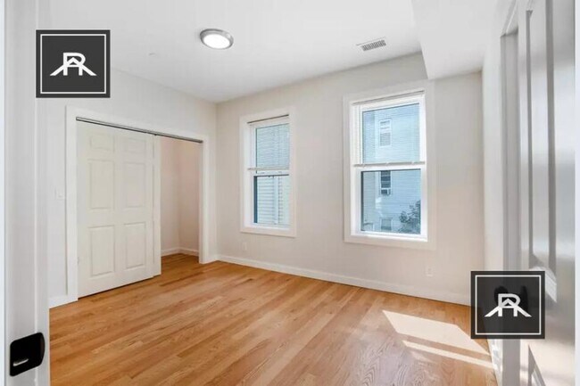 Building Photo - 3 bedroom in Allston MA 02134