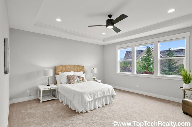 Building Photo - Beautiful *CORNER LOT* 5 BD* 3.5 BA* Singl...