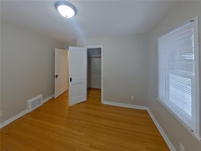 Building Photo - 2605 Eastman Dr