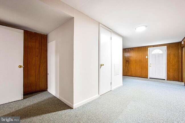 Building Photo - 11813 Macon St