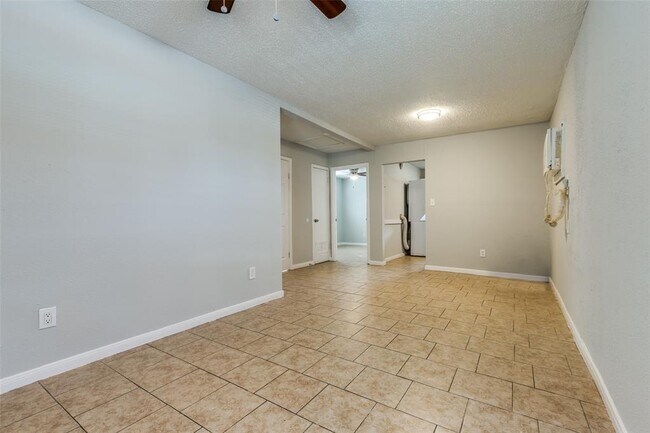 Building Photo - 4812 Cruse Rd
