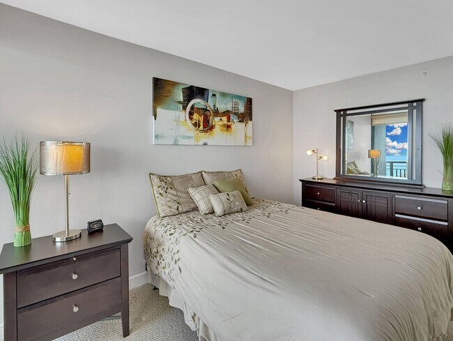 Building Photo - 3000 N Ocean Dr