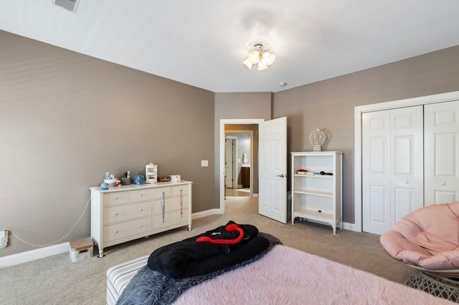 Building Photo - 1140 Frenchtown Ln