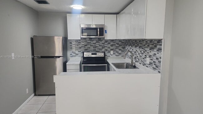 Primary Photo - 11544 NW 44th St