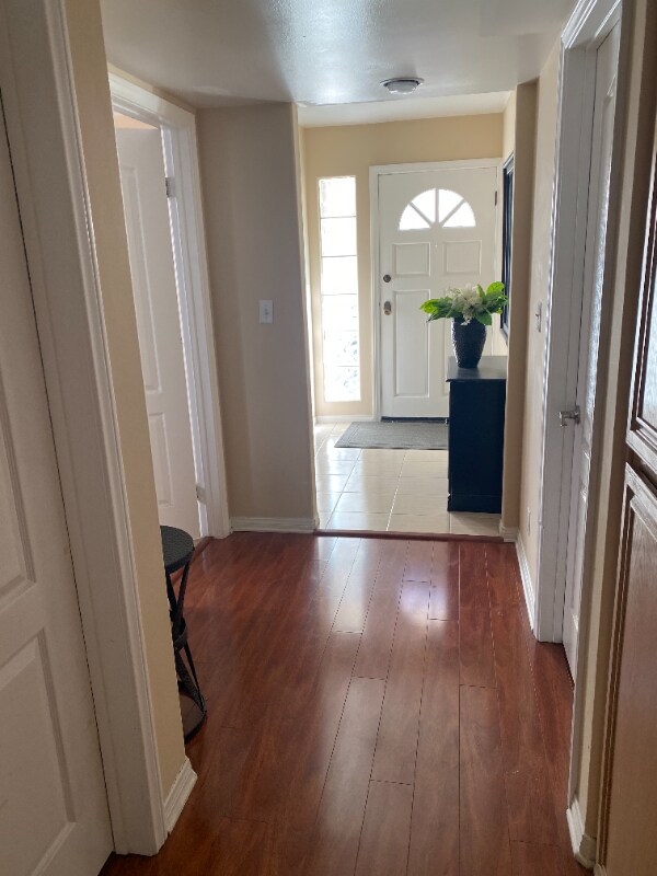 Building Photo - 261 Cottonwood Dr