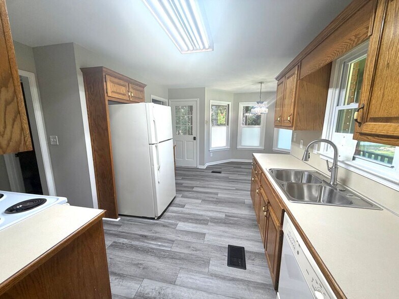 Building Photo - 3603 Ryans Bluff Dr