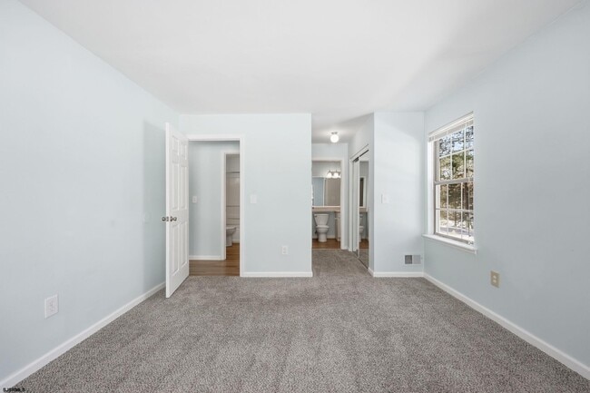 Building Photo - 89 Sussex Pl