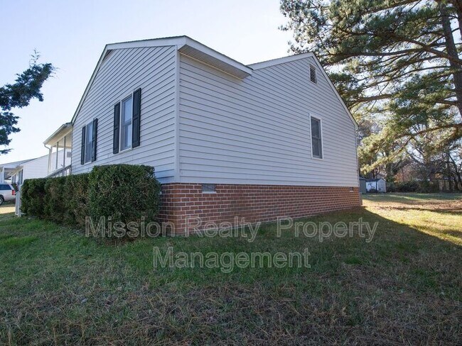 Building Photo - 7412 Pineleaf Dr