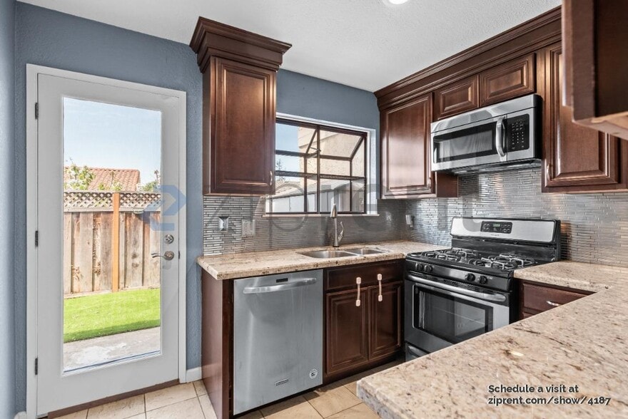 Building Photo - 2189 Hogan Dr
