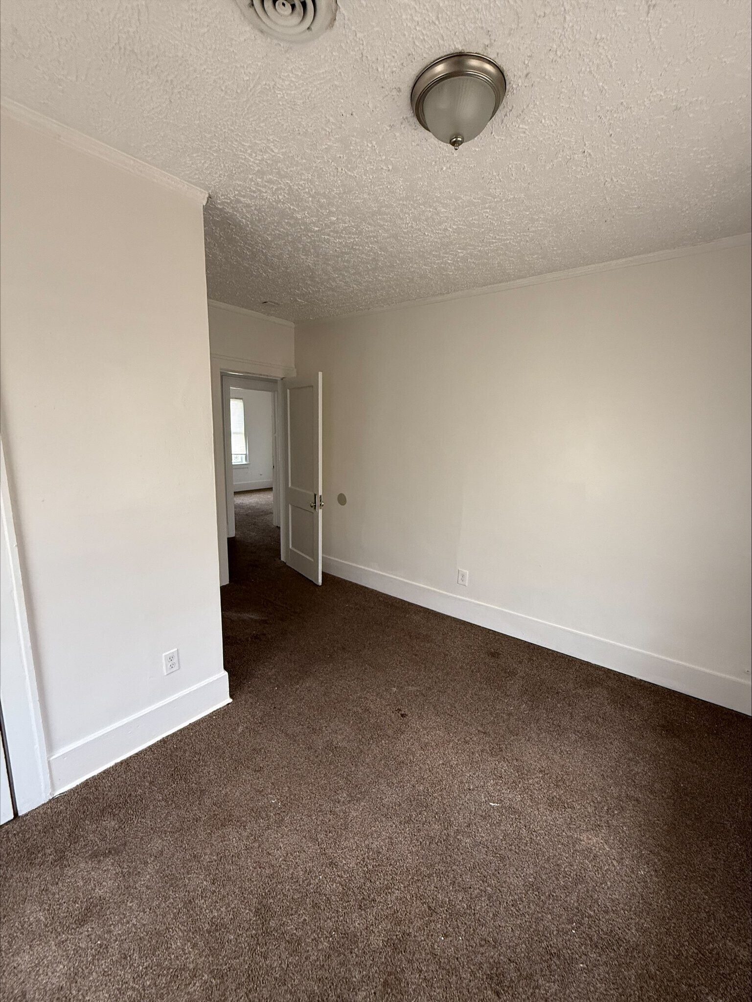 Building Photo - 12303 Cloverlawn Ave