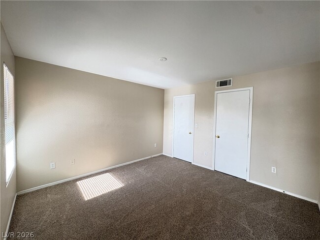 Building Photo - 555 E Silverado Ranch Blvd