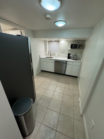 Building Photo - 28 S Ingram St