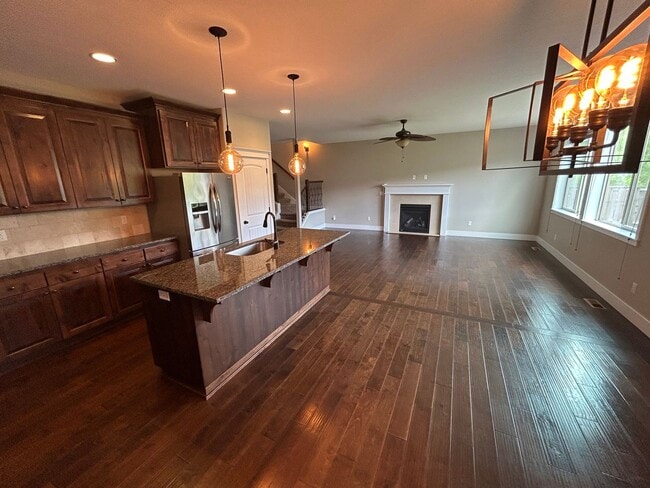 Building Photo - Beautiful 4 Bedroom, 2.5 Bath Home in Newberg- Pet Friendly!