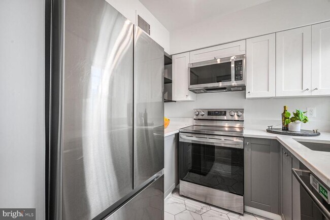 Building Photo - 3551 39th St NW