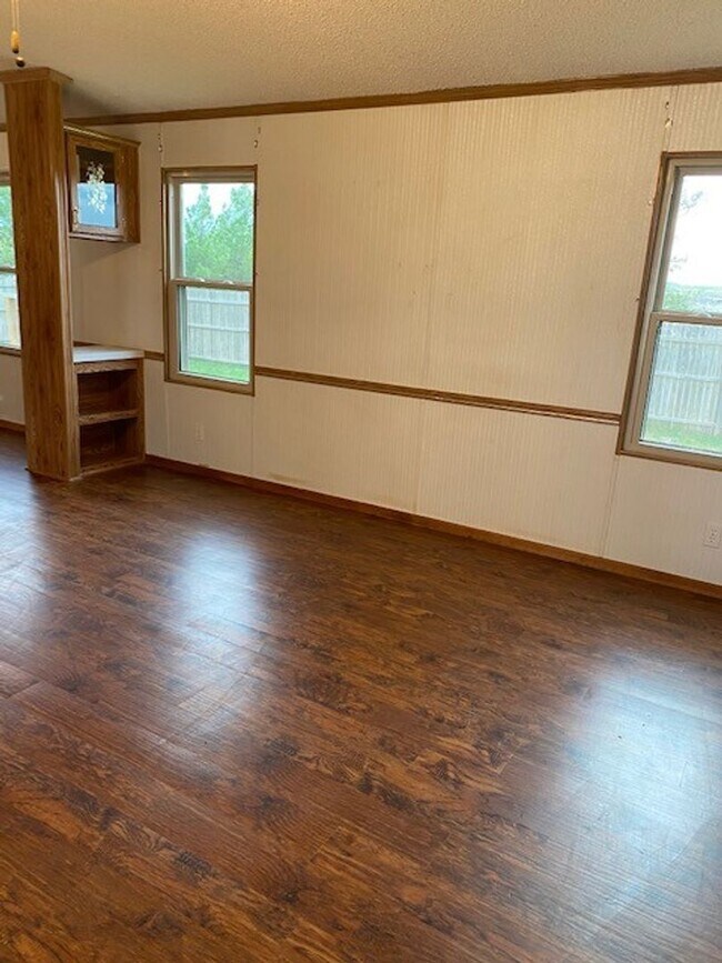 Building Photo - Quiet Idalou Home for Lease